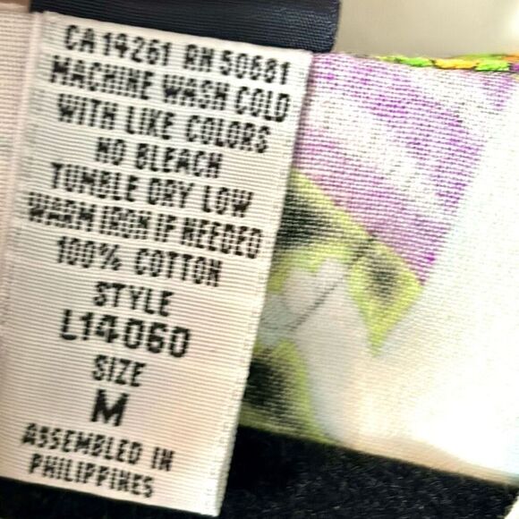 Barco Uniforms cotton cartoon ghosts print two pocket V- neck scrub top M - Picture 11 of 13